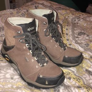 Women’s Ahnu hiking boots size 8.5